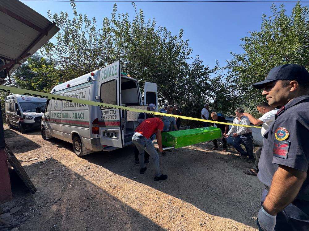 Aile kavgası facia ile bitti! Oğlunu tahrayla öldürdü, gelini ve torununu yaraladı 1